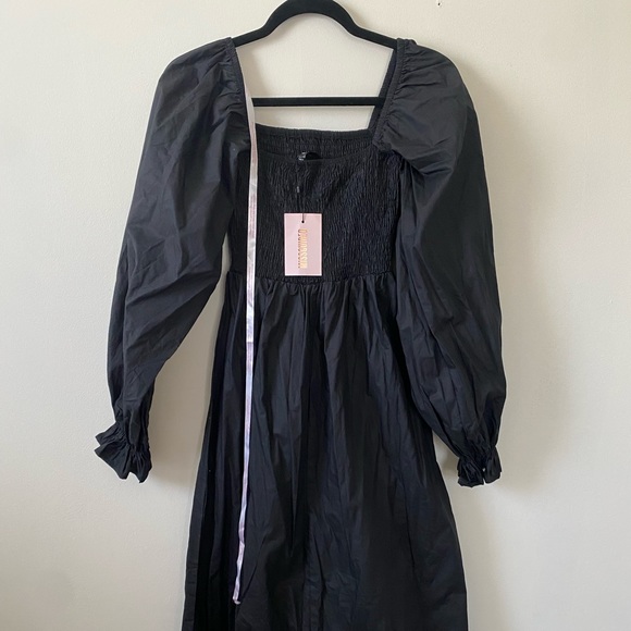 Misguided Smocked Black Midi Dress - Picture 7 of 8
